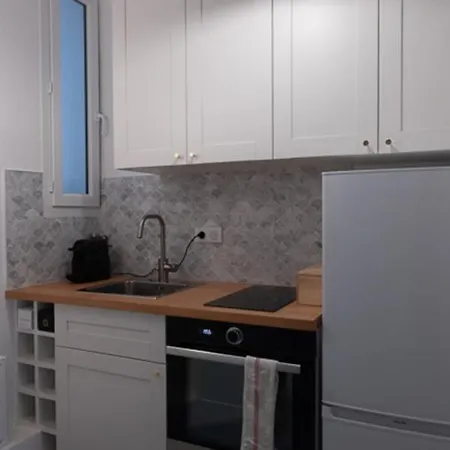 Charming Nest Near Montmartre Appartamento *